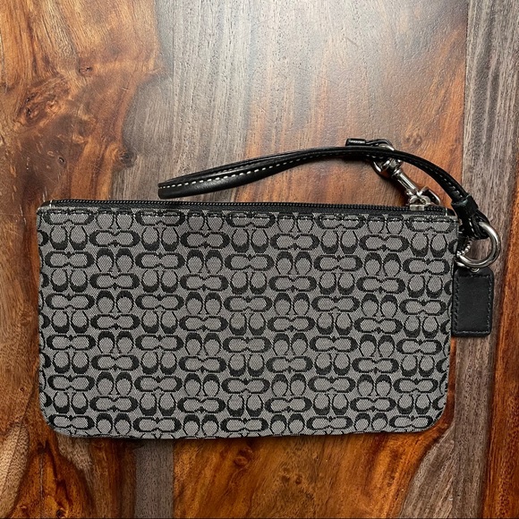 Small Coach wristlet - Picture 2 of 3